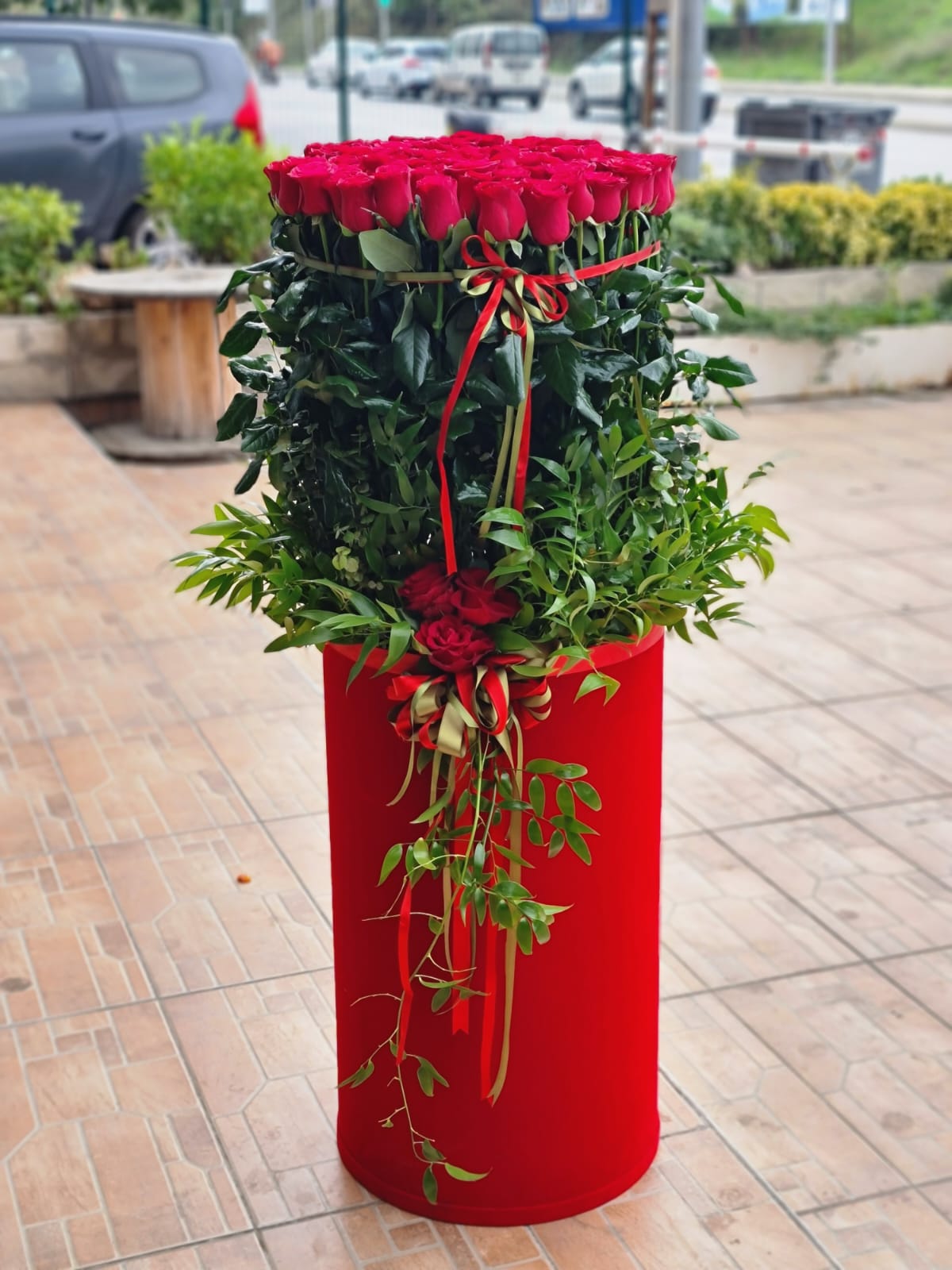 101 ROSES KIRMIZI DEV KUTUDA